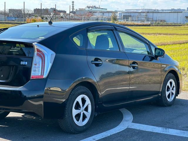 プリウス Ｓ　純正ナビ（ＣＤ／ＦＭ／ＡＭ／ワンセグＴＶ／Ｂｌｕｅｔｈｏｏｔｈ／）盗難防止システム　キーレス　電動格納ミラー　ＨＩＤ　オートライト　オートエアコン（16枚目）