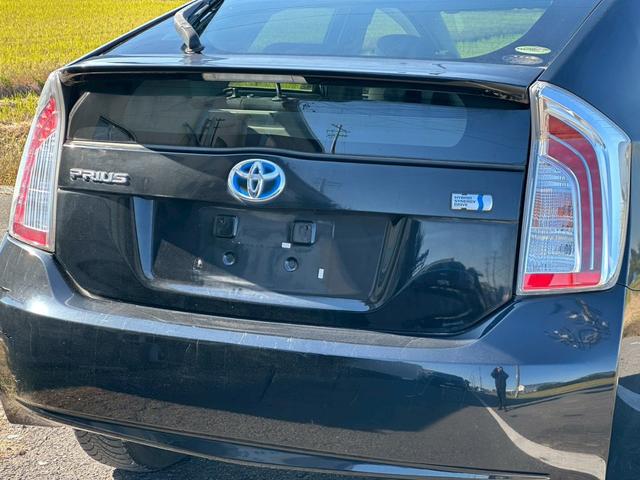 プリウス Ｓ　純正ナビ（ＣＤ／ＦＭ／ＡＭ／ワンセグＴＶ／Ｂｌｕｅｔｈｏｏｔｈ／）盗難防止システム　キーレス　電動格納ミラー　ＨＩＤ　オートライト　オートエアコン（18枚目）