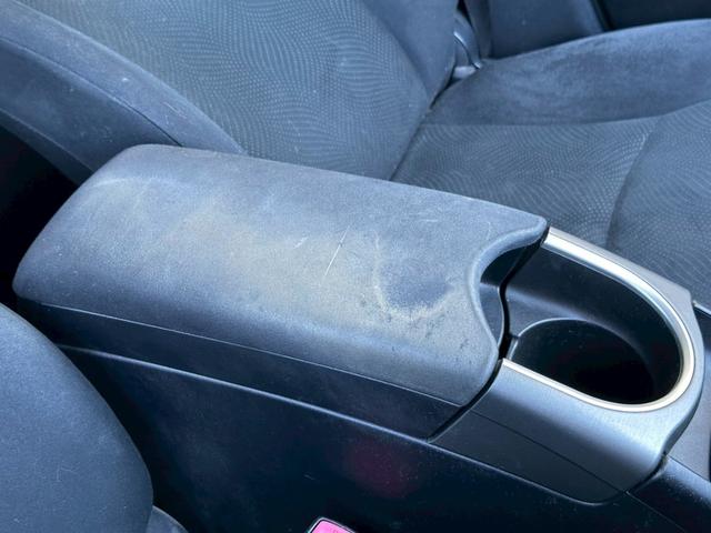 プリウス Ｓ　純正ナビ（ＣＤ／ＦＭ／ＡＭ／ワンセグＴＶ／Ｂｌｕｅｔｈｏｏｔｈ／）盗難防止システム　キーレス　電動格納ミラー　ＨＩＤ　オートライト　オートエアコン（35枚目）