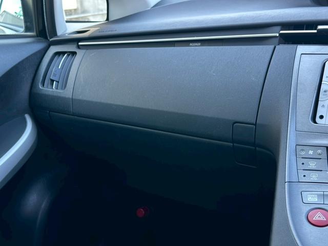 プリウス Ｓ　純正ナビ（ＣＤ／ＦＭ／ＡＭ／ワンセグＴＶ／Ｂｌｕｅｔｈｏｏｔｈ／）盗難防止システム　キーレス　電動格納ミラー　ＨＩＤ　オートライト　オートエアコン（37枚目）