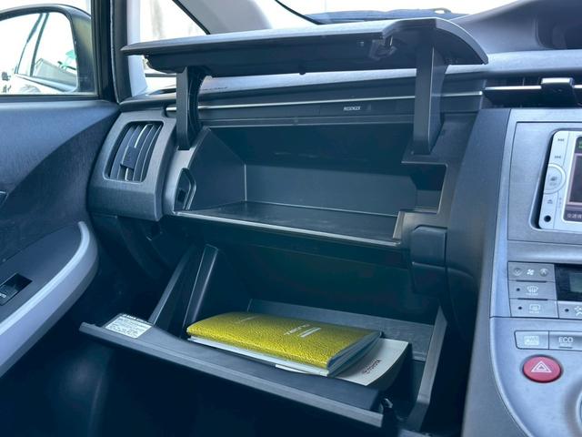 プリウス Ｓ　純正ナビ（ＣＤ／ＦＭ／ＡＭ／ワンセグＴＶ／Ｂｌｕｅｔｈｏｏｔｈ／）盗難防止システム　キーレス　電動格納ミラー　ＨＩＤ　オートライト　オートエアコン（38枚目）