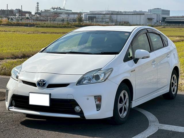 プリウス Ｓ　純正ナビ（ＡＭ／ＦＭ／ＣＤ／ＤＶＤ／フルセグＴＶ／Ｂｌｕｅｔｏｏｔｈ）バックカメラ　コーナーセンサー　盗難防止システム　キーレス　電動格納ミラー　ＨＩＤ　オートライト　オートエアコン（6枚目）