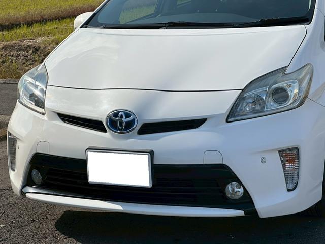 プリウス Ｓ　純正ナビ（ＡＭ／ＦＭ／ＣＤ／ＤＶＤ／フルセグＴＶ／Ｂｌｕｅｔｏｏｔｈ）バックカメラ　コーナーセンサー　盗難防止システム　キーレス　電動格納ミラー　ＨＩＤ　オートライト　オートエアコン（9枚目）
