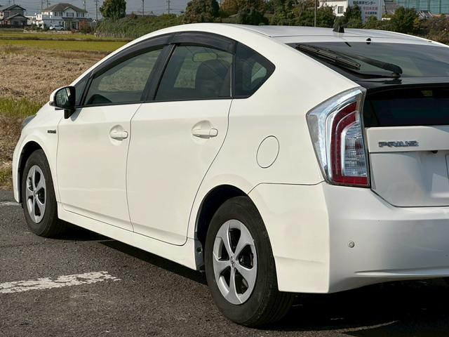 プリウス Ｓ　純正ナビ（ＡＭ／ＦＭ／ＣＤ／ＤＶＤ／フルセグＴＶ／Ｂｌｕｅｔｏｏｔｈ）バックカメラ　コーナーセンサー　盗難防止システム　キーレス　電動格納ミラー　ＨＩＤ　オートライト　オートエアコン（12枚目）