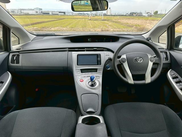 プリウス Ｓ　純正ナビ（ＡＭ／ＦＭ／ＣＤ／ＤＶＤ／フルセグＴＶ／Ｂｌｕｅｔｏｏｔｈ）バックカメラ　コーナーセンサー　盗難防止システム　キーレス　電動格納ミラー　ＨＩＤ　オートライト　オートエアコン（25枚目）