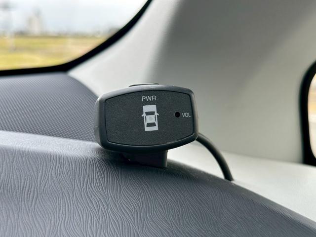 プリウス Ｓ　純正ナビ（ＡＭ／ＦＭ／ＣＤ／ＤＶＤ／フルセグＴＶ／Ｂｌｕｅｔｏｏｔｈ）バックカメラ　コーナーセンサー　盗難防止システム　キーレス　電動格納ミラー　ＨＩＤ　オートライト　オートエアコン（29枚目）