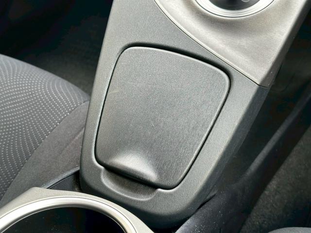 プリウス Ｓ　純正ナビ（ＡＭ／ＦＭ／ＣＤ／ＤＶＤ／フルセグＴＶ／Ｂｌｕｅｔｏｏｔｈ）バックカメラ　コーナーセンサー　盗難防止システム　キーレス　電動格納ミラー　ＨＩＤ　オートライト　オートエアコン（34枚目）