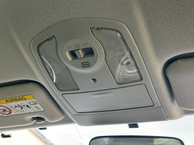 プリウス Ｓ　純正ナビ（ＡＭ／ＦＭ／ＣＤ／ＤＶＤ／フルセグＴＶ／Ｂｌｕｅｔｏｏｔｈ）バックカメラ　コーナーセンサー　盗難防止システム　キーレス　電動格納ミラー　ＨＩＤ　オートライト　オートエアコン（40枚目）