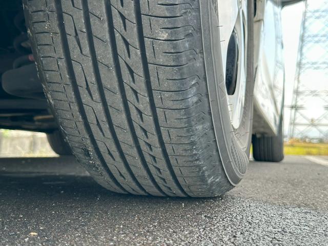 プリウス Ｓ　純正ナビ（ＡＭ／ＦＭ／ＣＤ／ＤＶＤ／フルセグＴＶ／Ｂｌｕｅｔｏｏｔｈ）バックカメラ　コーナーセンサー　盗難防止システム　キーレス　電動格納ミラー　ＨＩＤ　オートライト　オートエアコン（46枚目）