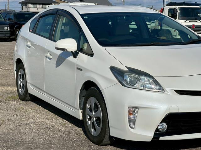 プリウス S カーオーディオ(CD/USB/AUX)盗難防止システム キーレス 電動格納ミラー HID オートライト オートエアコン(2枚目)