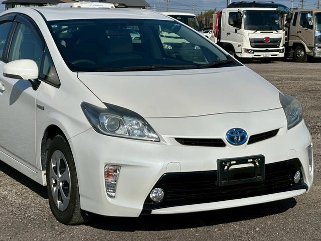 プリウス S カーオーディオ(CD/USB/AUX)盗難防止システム キーレス 電動格納ミラー HID オートライト オートエアコン(3枚目)