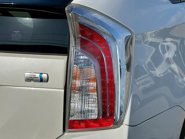 プリウス S カーオーディオ(CD/USB/AUX)盗難防止システム キーレス 電動格納ミラー HID オートライト オートエアコン(18枚目)