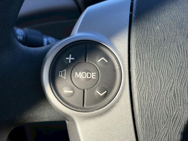 プリウス S カーオーディオ(CD/USB/AUX)盗難防止システム キーレス 電動格納ミラー HID オートライト オートエアコン(29枚目)