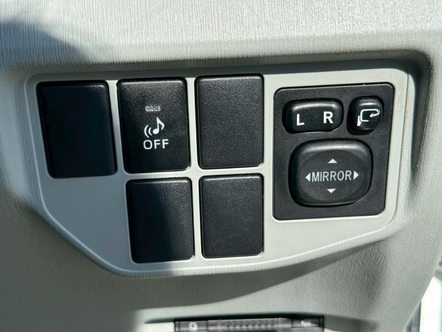 プリウス S カーオーディオ(CD/USB/AUX)盗難防止システム キーレス 電動格納ミラー HID オートライト オートエアコン(30枚目)