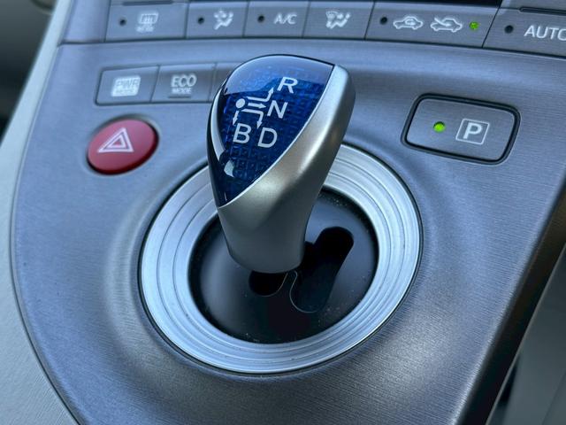 プリウス S カーオーディオ(CD/USB/AUX)盗難防止システム キーレス 電動格納ミラー HID オートライト オートエアコン(35枚目)