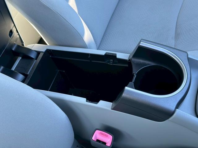 プリウス S カーオーディオ(CD/USB/AUX)盗難防止システム キーレス 電動格納ミラー HID オートライト オートエアコン(39枚目)