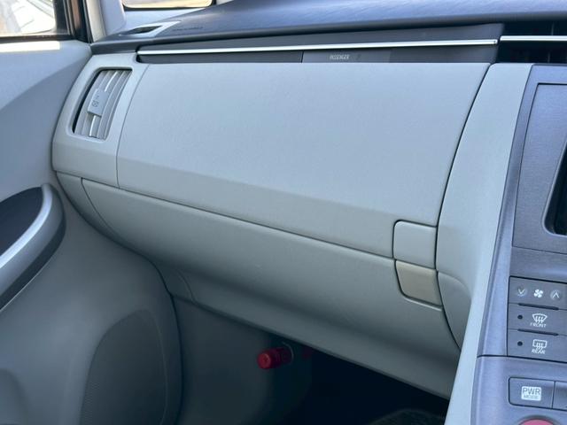 プリウス S カーオーディオ(CD/USB/AUX)盗難防止システム キーレス 電動格納ミラー HID オートライト オートエアコン(40枚目)