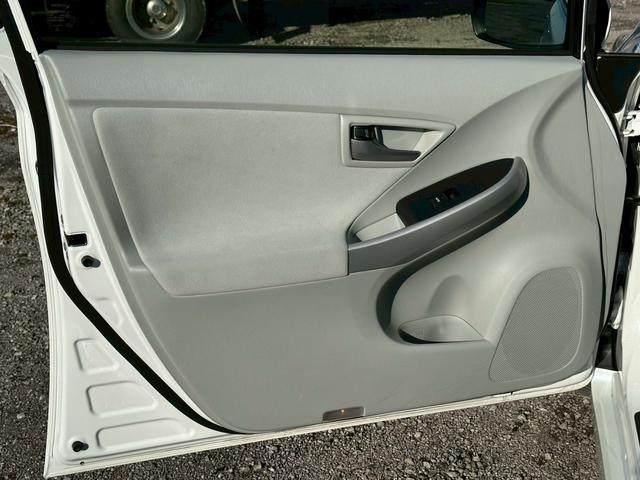 プリウス S カーオーディオ(CD/USB/AUX)盗難防止システム キーレス 電動格納ミラー HID オートライト オートエアコン(48枚目)