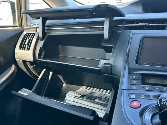 プリウス G’z 純正ナビ(AM/FM/CD/フルセグTV/HDD)バックカメラ 盗難防止システム キーレス 電動格納ミラー HID オートライト オートエアコン(49枚目)
