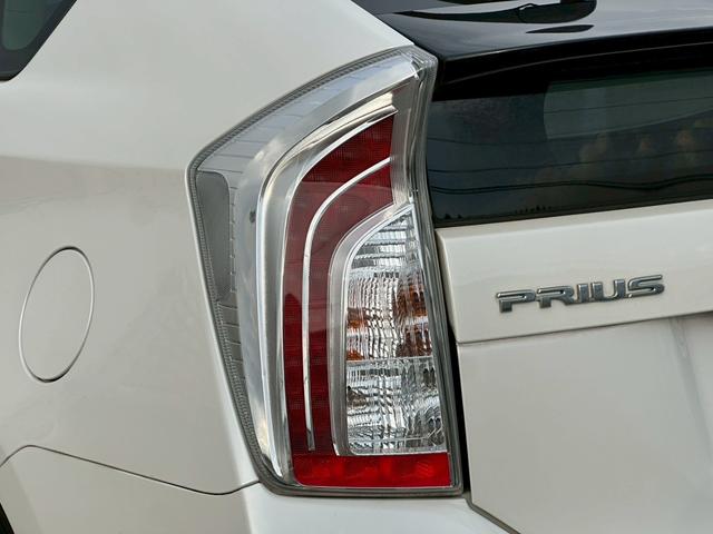 プリウス Gツーリングセレクションレザーパッケージ 純正ナビ(AM/FM/CD/フルセグTV/Bluetooth)シートヒーター パワーシート バックカメラ アダプティブクルーズコントロール 盗難防止システム 電動格納ミラー LEDヘッドランプ(16枚目)