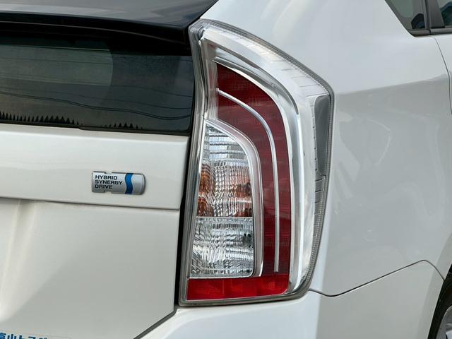 プリウス Gツーリングセレクションレザーパッケージ 純正ナビ(AM/FM/CD/フルセグTV/Bluetooth)シートヒーター パワーシート バックカメラ アダプティブクルーズコントロール 盗難防止システム 電動格納ミラー LEDヘッドランプ(17枚目)