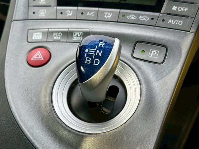 プリウス Gツーリングセレクションレザーパッケージ 純正ナビ(AM/FM/CD/フルセグTV/Bluetooth)シートヒーター パワーシート バックカメラ アダプティブクルーズコントロール 盗難防止システム 電動格納ミラー LEDヘッドランプ(38枚目)