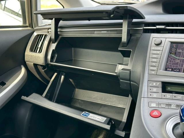 プリウス Gツーリングセレクションレザーパッケージ 純正ナビ(AM/FM/CD/フルセグTV/Bluetooth)シートヒーター パワーシート バックカメラ アダプティブクルーズコントロール 盗難防止システム 電動格納ミラー LEDヘッドランプ(47枚目)