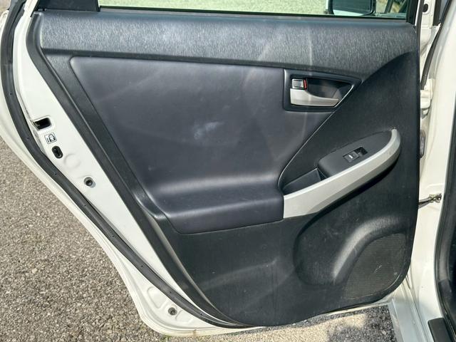 プリウス Gツーリングセレクションレザーパッケージ 純正ナビ(AM/FM/CD/フルセグTV/Bluetooth)シートヒーター パワーシート バックカメラ アダプティブクルーズコントロール 盗難防止システム 電動格納ミラー LEDヘッドランプ(60枚目)