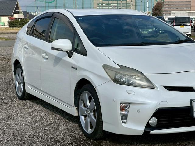 プリウス Ｇツーリングセレクションレザーパッケージ　純正ナビ（ＡＭ／ＦＭ／ＣＤ／フルセグＴＶ／ＵＳＢ／ＨＤＤ／Ｂｌｕｅｔｏｏｔｈ）バックカメラ　クリアランスソナー　ＬＥＤヘッドランプ　アダプティブクルーズコントロール　パワーシート　シートヒーター（2枚目）