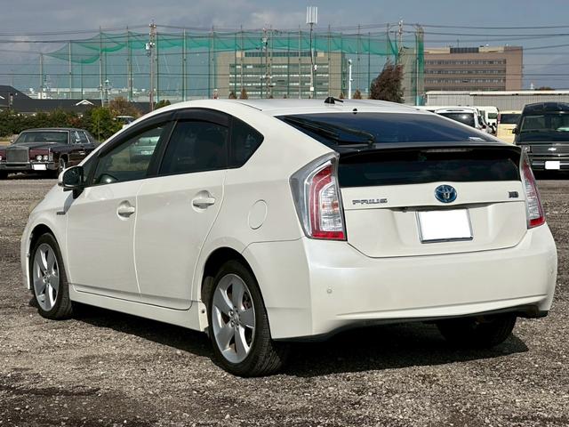 プリウス Ｇツーリングセレクションレザーパッケージ　純正ナビ（ＡＭ／ＦＭ／ＣＤ／フルセグＴＶ／ＵＳＢ／ＨＤＤ／Ｂｌｕｅｔｏｏｔｈ）バックカメラ　クリアランスソナー　ＬＥＤヘッドランプ　アダプティブクルーズコントロール　パワーシート　シートヒーター（11枚目）