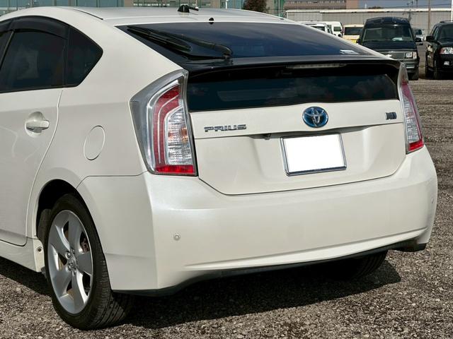 プリウス Ｇツーリングセレクションレザーパッケージ　純正ナビ（ＡＭ／ＦＭ／ＣＤ／フルセグＴＶ／ＵＳＢ／ＨＤＤ／Ｂｌｕｅｔｏｏｔｈ）バックカメラ　クリアランスソナー　ＬＥＤヘッドランプ　アダプティブクルーズコントロール　パワーシート　シートヒーター（13枚目）