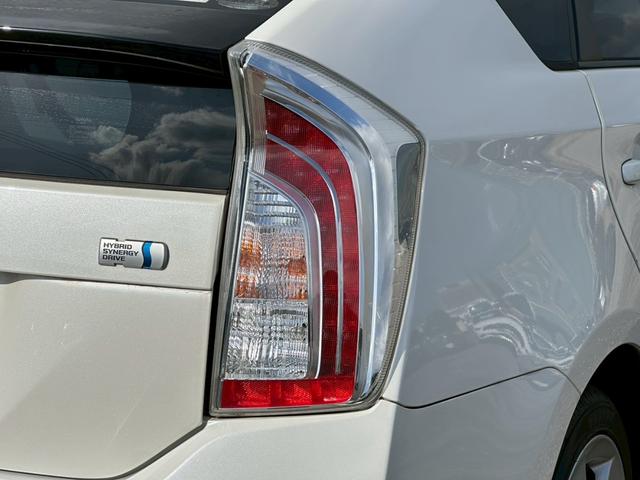 プリウス Ｇツーリングセレクションレザーパッケージ　純正ナビ（ＡＭ／ＦＭ／ＣＤ／フルセグＴＶ／ＵＳＢ／ＨＤＤ／Ｂｌｕｅｔｏｏｔｈ）バックカメラ　クリアランスソナー　ＬＥＤヘッドランプ　アダプティブクルーズコントロール　パワーシート　シートヒーター（17枚目）