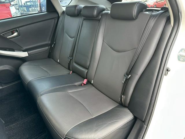 プリウス Ｇツーリングセレクションレザーパッケージ　純正ナビ（ＡＭ／ＦＭ／ＣＤ／フルセグＴＶ／ＵＳＢ／ＨＤＤ／Ｂｌｕｅｔｏｏｔｈ）バックカメラ　クリアランスソナー　ＬＥＤヘッドランプ　アダプティブクルーズコントロール　パワーシート　シートヒーター（21枚目）