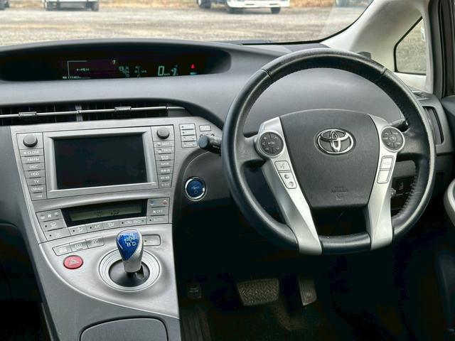 プリウス Ｇツーリングセレクションレザーパッケージ　純正ナビ（ＡＭ／ＦＭ／ＣＤ／フルセグＴＶ／ＵＳＢ／ＨＤＤ／Ｂｌｕｅｔｏｏｔｈ）バックカメラ　クリアランスソナー　ＬＥＤヘッドランプ　アダプティブクルーズコントロール　パワーシート　シートヒーター（23枚目）