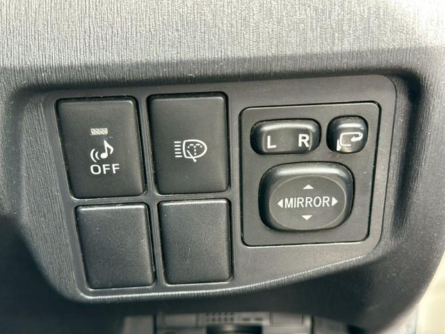 プリウス Ｇツーリングセレクションレザーパッケージ　純正ナビ（ＡＭ／ＦＭ／ＣＤ／フルセグＴＶ／ＵＳＢ／ＨＤＤ／Ｂｌｕｅｔｏｏｔｈ）バックカメラ　クリアランスソナー　ＬＥＤヘッドランプ　アダプティブクルーズコントロール　パワーシート　シートヒーター（25枚目）