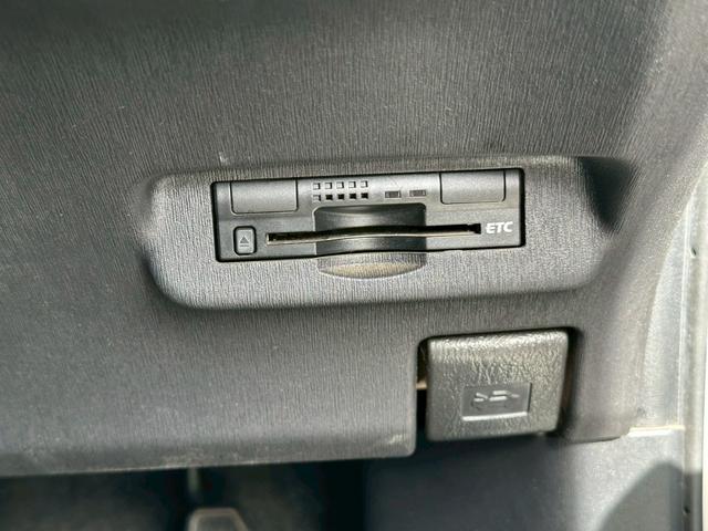 プリウス Ｇツーリングセレクションレザーパッケージ　純正ナビ（ＡＭ／ＦＭ／ＣＤ／フルセグＴＶ／ＵＳＢ／ＨＤＤ／Ｂｌｕｅｔｏｏｔｈ）バックカメラ　クリアランスソナー　ＬＥＤヘッドランプ　アダプティブクルーズコントロール　パワーシート　シートヒーター（26枚目）