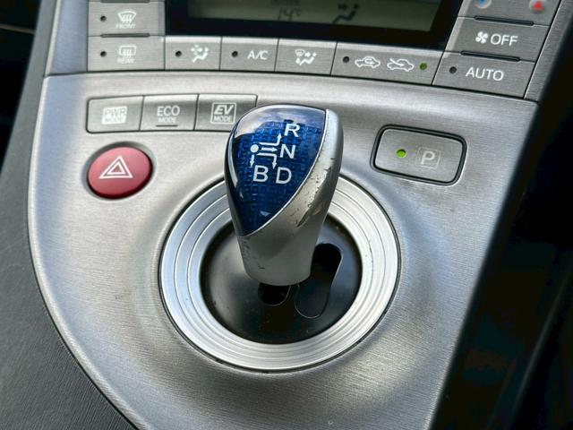 プリウス Ｇツーリングセレクションレザーパッケージ　純正ナビ（ＡＭ／ＦＭ／ＣＤ／フルセグＴＶ／ＵＳＢ／ＨＤＤ／Ｂｌｕｅｔｏｏｔｈ）バックカメラ　クリアランスソナー　ＬＥＤヘッドランプ　アダプティブクルーズコントロール　パワーシート　シートヒーター（39枚目）