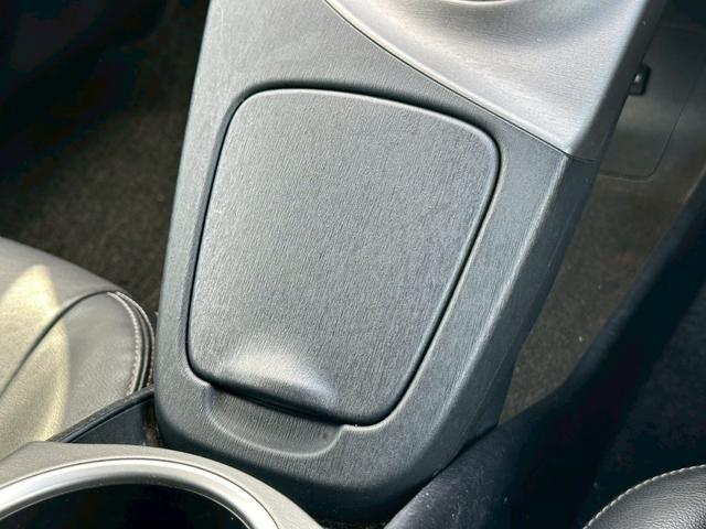 プリウス Ｇツーリングセレクションレザーパッケージ　純正ナビ（ＡＭ／ＦＭ／ＣＤ／フルセグＴＶ／ＵＳＢ／ＨＤＤ／Ｂｌｕｅｔｏｏｔｈ）バックカメラ　クリアランスソナー　ＬＥＤヘッドランプ　アダプティブクルーズコントロール　パワーシート　シートヒーター（41枚目）