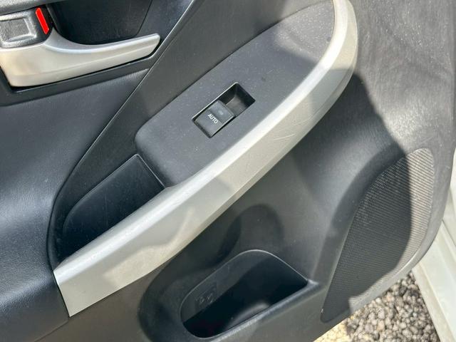 プリウス Ｇツーリングセレクションレザーパッケージ　純正ナビ（ＡＭ／ＦＭ／ＣＤ／フルセグＴＶ／ＵＳＢ／ＨＤＤ／Ｂｌｕｅｔｏｏｔｈ）バックカメラ　クリアランスソナー　ＬＥＤヘッドランプ　アダプティブクルーズコントロール　パワーシート　シートヒーター（59枚目）