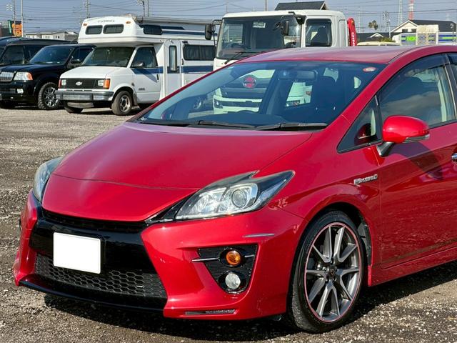 プリウス Ｓツーリングセレクション・Ｇ’ｓ　社外ナビ（ＡＭ／ＦＭ／ＨＤＭＩ／フルセグＴＶ／Ｂｌｕｅｔｏｏｔｈ）バックカメラ　オプション１８ｉｎｃＡＷ　盗難防止システム　キーレス　電動格納ミラー　ＨＩＤ　オートライト　オートエアコン（6枚目）