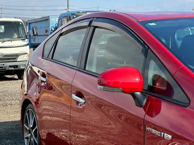 プリウス Ｓツーリングセレクション・Ｇ’ｓ　社外ナビ（ＡＭ／ＦＭ／ＨＤＭＩ／フルセグＴＶ／Ｂｌｕｅｔｏｏｔｈ）バックカメラ　オプション１８ｉｎｃＡＷ　盗難防止システム　キーレス　電動格納ミラー　ＨＩＤ　オートライト　オートエアコン（16枚目）