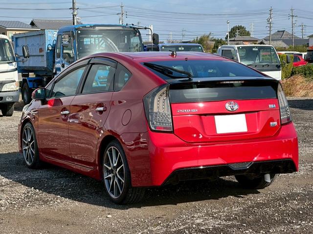 プリウス Ｓツーリングセレクション・Ｇ’ｓ　社外ナビ（ＡＭ／ＦＭ／ＨＤＭＩ／フルセグＴＶ／Ｂｌｕｅｔｏｏｔｈ）バックカメラ　オプション１８ｉｎｃＡＷ　盗難防止システム　キーレス　電動格納ミラー　ＨＩＤ　オートライト　オートエアコン（20枚目）