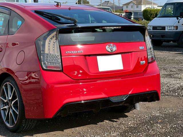 プリウス Ｓツーリングセレクション・Ｇ’ｓ　社外ナビ（ＡＭ／ＦＭ／ＨＤＭＩ／フルセグＴＶ／Ｂｌｕｅｔｏｏｔｈ）バックカメラ　オプション１８ｉｎｃＡＷ　盗難防止システム　キーレス　電動格納ミラー　ＨＩＤ　オートライト　オートエアコン（22枚目）