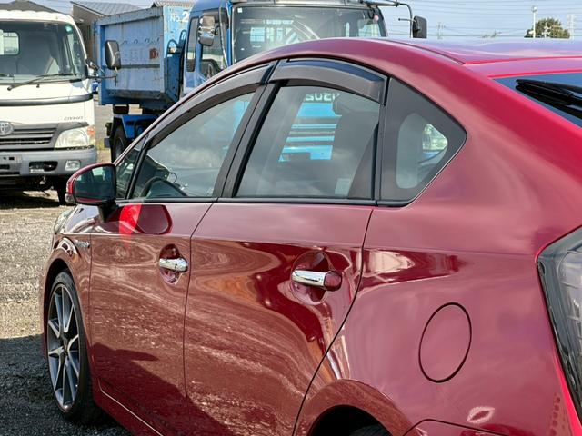 プリウス Ｓツーリングセレクション・Ｇ’ｓ　社外ナビ（ＡＭ／ＦＭ／ＨＤＭＩ／フルセグＴＶ／Ｂｌｕｅｔｏｏｔｈ）バックカメラ　オプション１８ｉｎｃＡＷ　盗難防止システム　キーレス　電動格納ミラー　ＨＩＤ　オートライト　オートエアコン（24枚目）