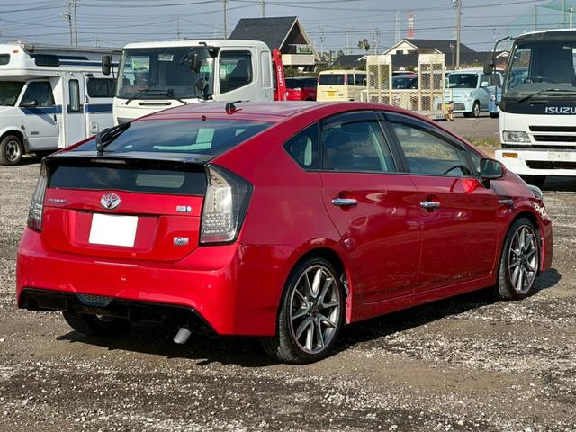 プリウス Ｓツーリングセレクション・Ｇ’ｓ　社外ナビ（ＡＭ／ＦＭ／ＨＤＭＩ／フルセグＴＶ／Ｂｌｕｅｔｏｏｔｈ）バックカメラ　オプション１８ｉｎｃＡＷ　盗難防止システム　キーレス　電動格納ミラー　ＨＩＤ　オートライト　オートエアコン（28枚目）