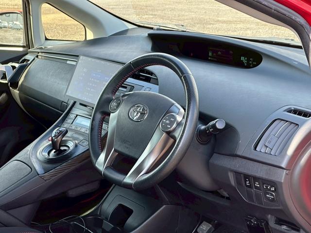 プリウス Ｓツーリングセレクション・Ｇ’ｓ　社外ナビ（ＡＭ／ＦＭ／ＨＤＭＩ／フルセグＴＶ／Ｂｌｕｅｔｏｏｔｈ）バックカメラ　オプション１８ｉｎｃＡＷ　盗難防止システム　キーレス　電動格納ミラー　ＨＩＤ　オートライト　オートエアコン（35枚目）