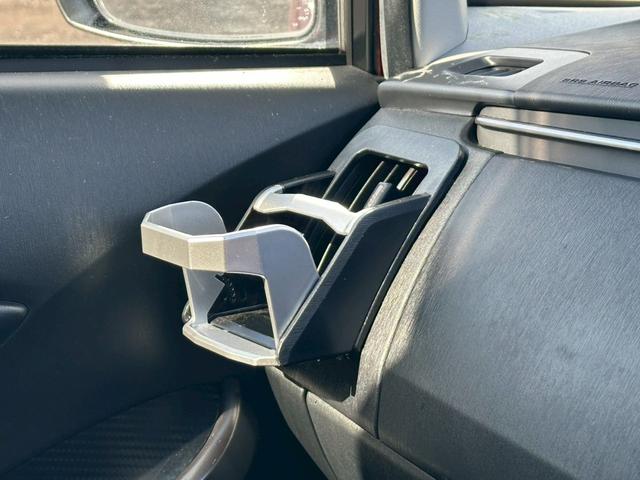プリウス Ｓツーリングセレクション・Ｇ’ｓ　社外ナビ（ＡＭ／ＦＭ／ＨＤＭＩ／フルセグＴＶ／Ｂｌｕｅｔｏｏｔｈ）バックカメラ　オプション１８ｉｎｃＡＷ　盗難防止システム　キーレス　電動格納ミラー　ＨＩＤ　オートライト　オートエアコン（43枚目）