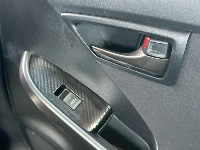 プリウス Ｓツーリングセレクション・Ｇ’ｓ　社外ナビ（ＡＭ／ＦＭ／ＨＤＭＩ／フルセグＴＶ／Ｂｌｕｅｔｏｏｔｈ）バックカメラ　オプション１８ｉｎｃＡＷ　盗難防止システム　キーレス　電動格納ミラー　ＨＩＤ　オートライト　オートエアコン（59枚目）