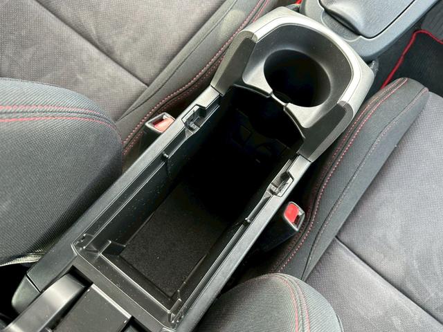 プリウス Ｓツーリングセレクション・Ｇ’ｓ　社外ナビ（ＡＭ／ＦＭ／ＨＤＭＩ／フルセグＴＶ／Ｂｌｕｅｔｏｏｔｈ）バックカメラ　オプション１８ｉｎｃＡＷ　盗難防止システム　キーレス　電動格納ミラー　ＨＩＤ　オートライト　オートエアコン（63枚目）