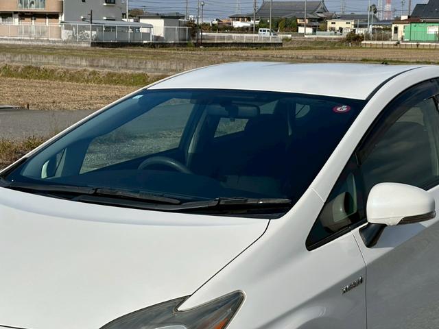 プリウス Ｓ　社外ナビ（ＡＭ／ＦＭ／ＣＤ／ＤＶＤ／フルセグＴＶ／ＡＵＸ／Ｂｌｕｅｔｏｏｔｈ）バックカメラ　盗難防止システム　キーレス　電動格納ミラー　ＨＩＤ　オートライト　オートエアコン（9枚目）